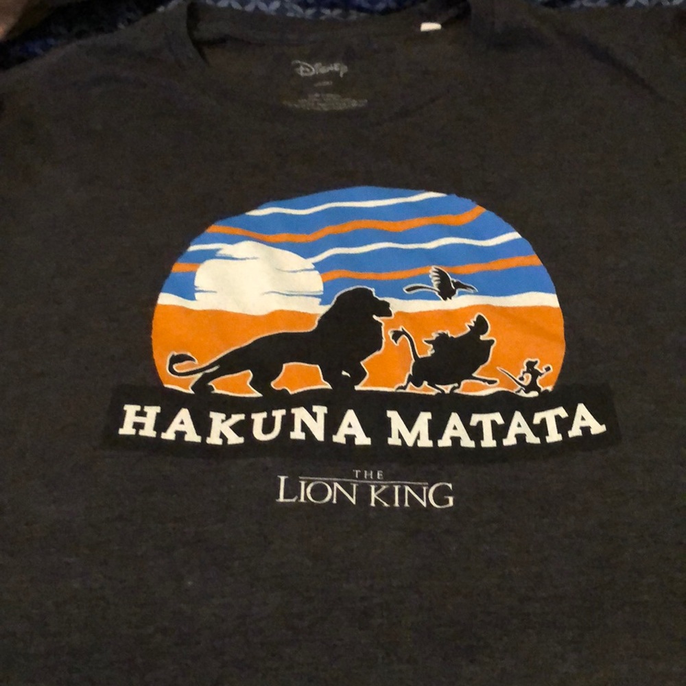 Gray lion king T-shirt